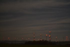 Windkraft bei Nacht.jpg